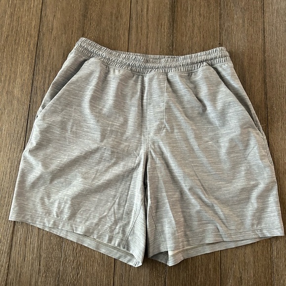 Lululemon Pace Breaker Shorts. 7 inches. Gray. - Picture 2 of 9
